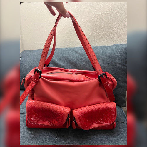 Bottega Veneta Intrecciato Ombré Leather Shoulder Bag · Red — photo 1