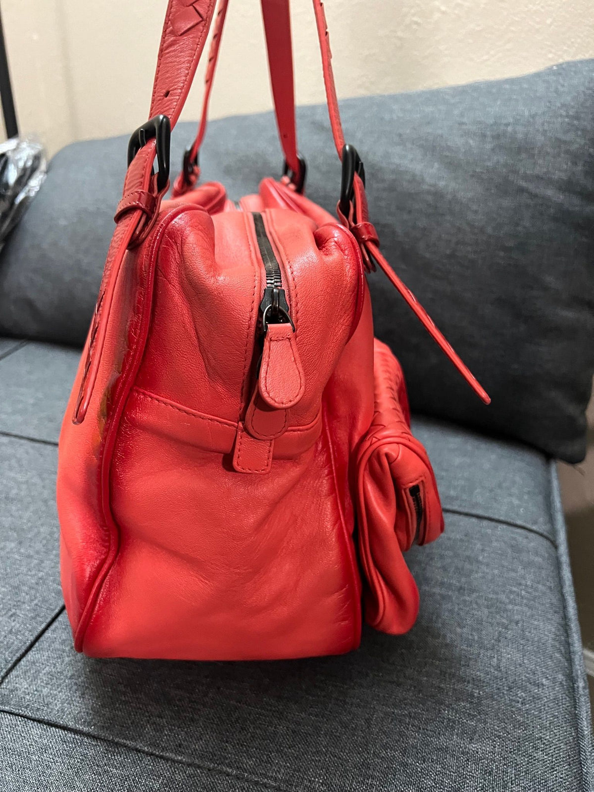 Bottega Veneta Intrecciato Ombré Leather Shoulder Bag · Red — photo 4